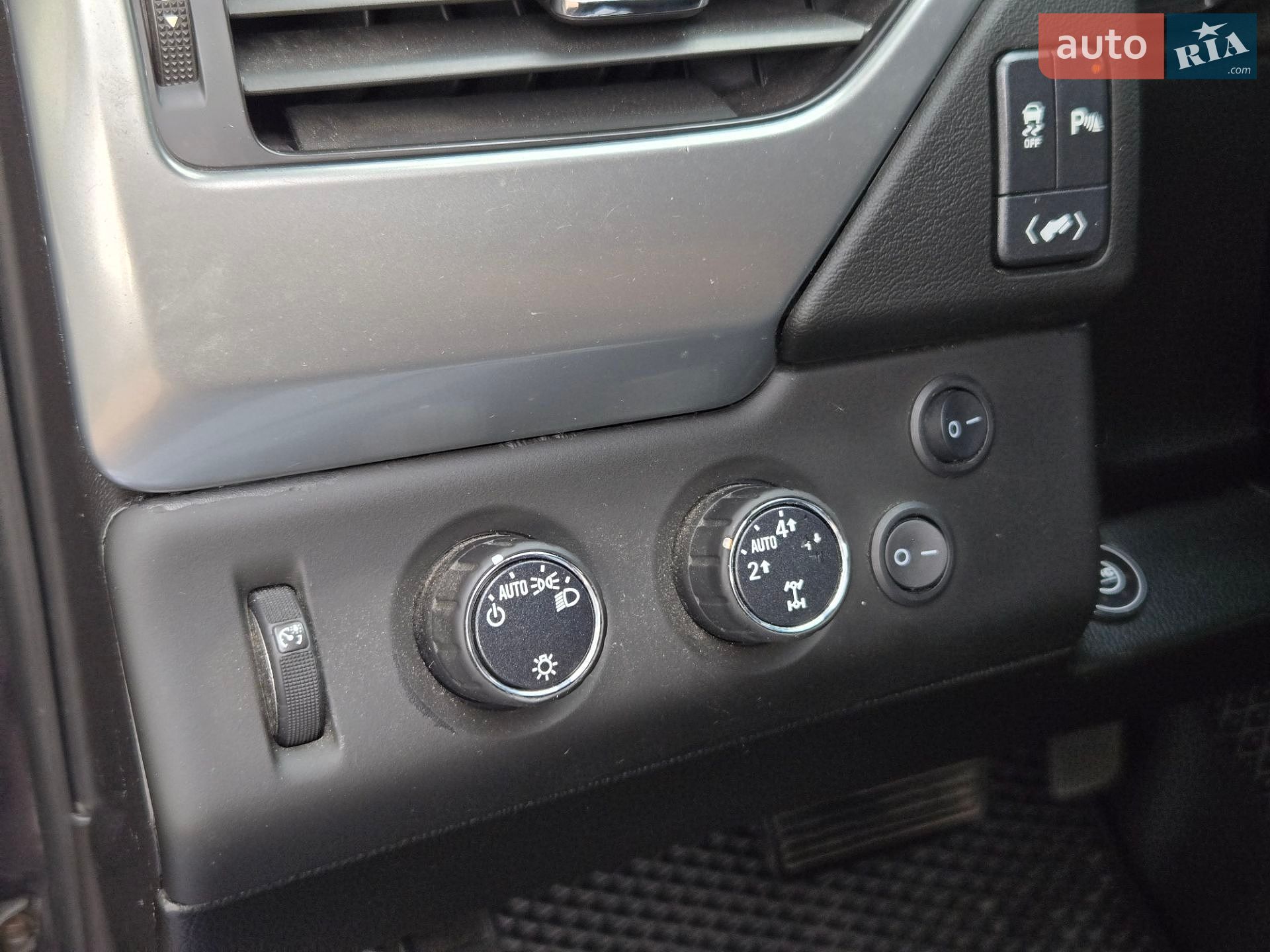 Chevrolet Tahoe 2016 VIN 1GNSKDEC8GR445855 фото оголошення 24 з 28