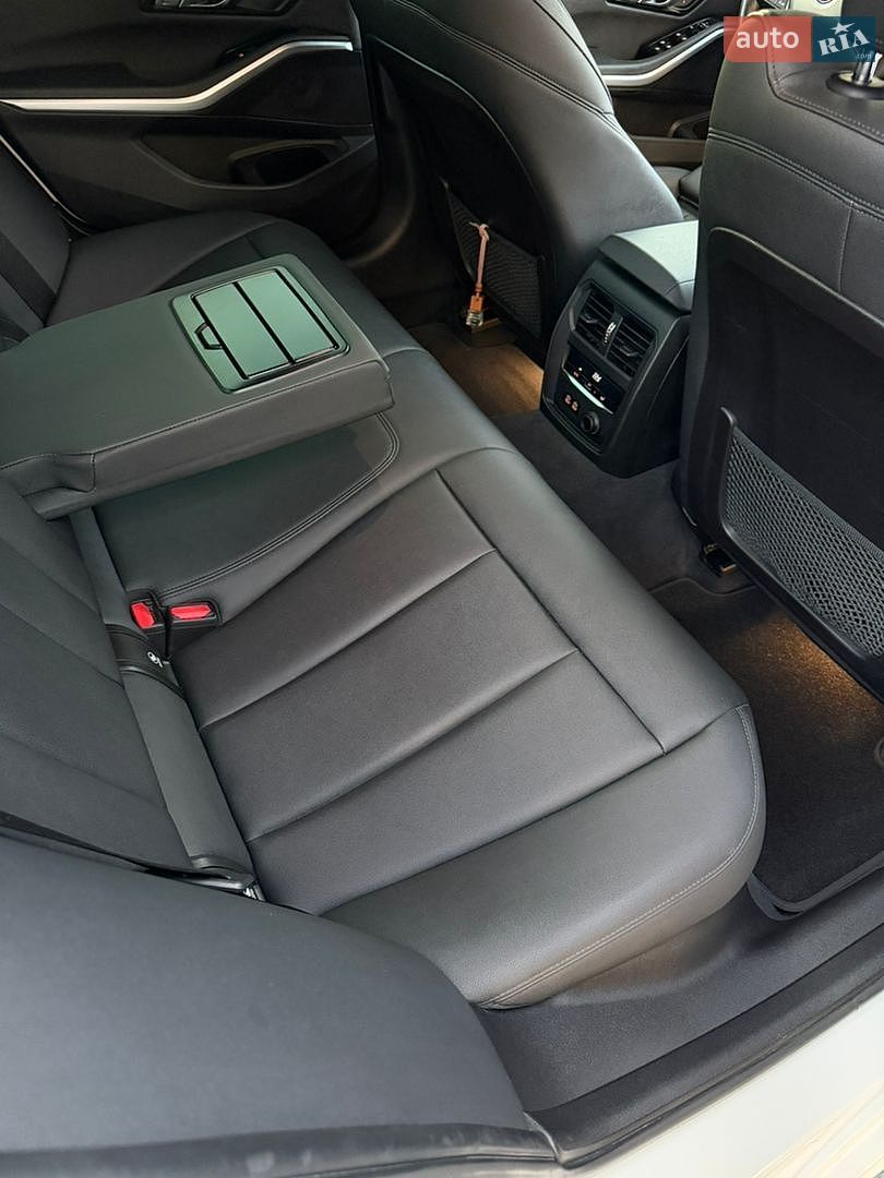 BMW 3 Series 2020 VIN 3MW5R1J08L8B36271 фото оголошення 16 з 27