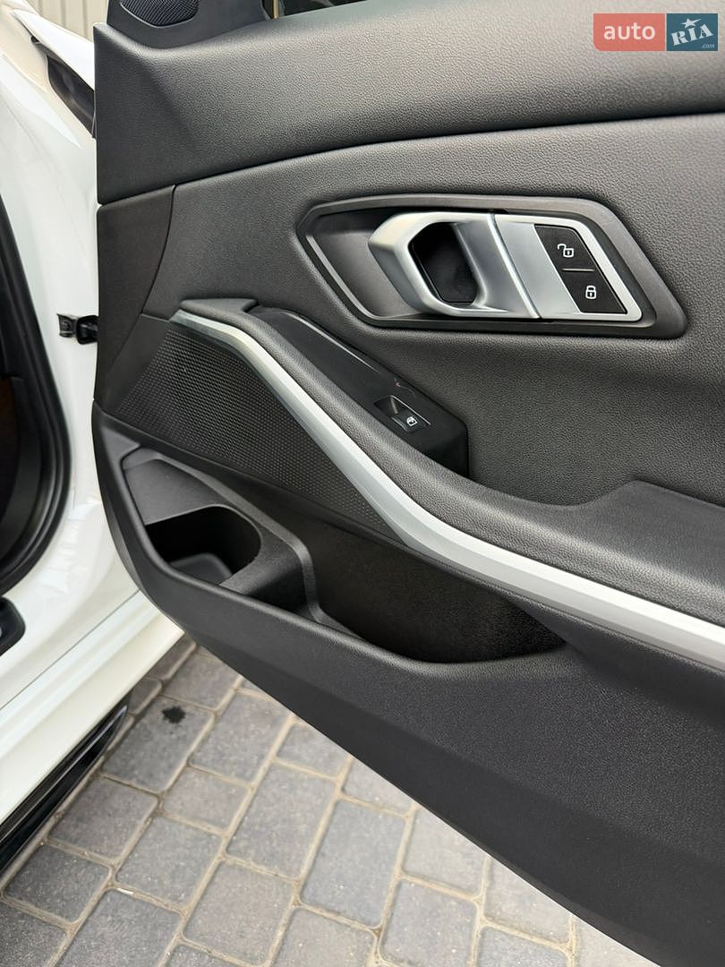 BMW 3 Series 2020 VIN 3MW5R1J08L8B36271 фото оголошення 20 з 27