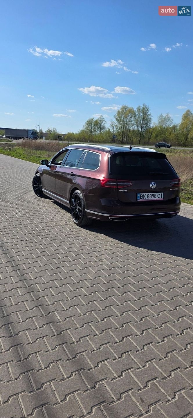 Volkswagen Passat 2015 VIN WVWZZZ3CZGE075115 фото оголошення 2 з 5