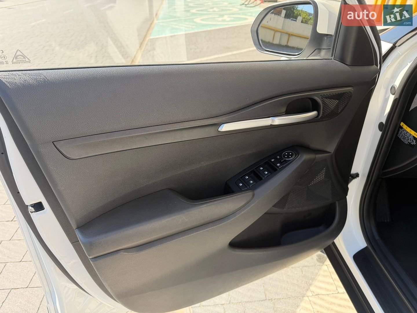Kia Seltos 2019 VIN KNAEU815GLK008201 фото оголошення 12 з 42