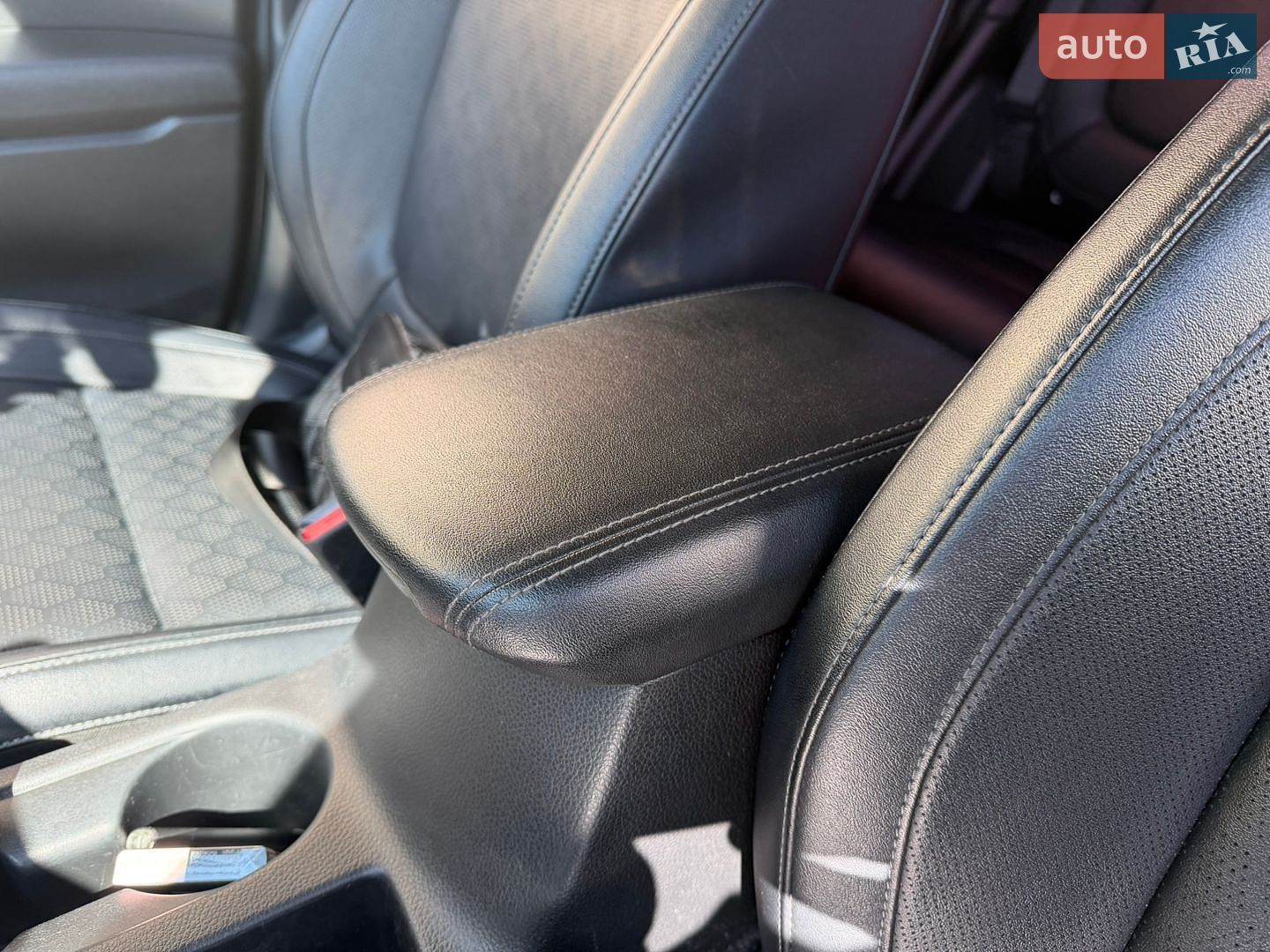 Kia Seltos 2019 VIN KNAEU815GLK008201 фото оголошення 19 з 42