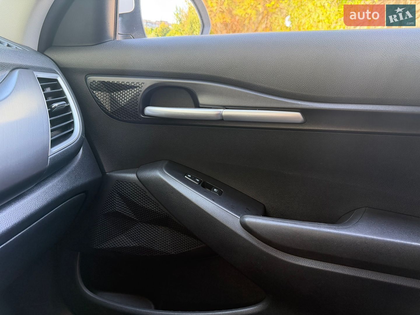 Kia Seltos 2019 VIN KNAEU815GLK008201 фото оголошення 28 з 42