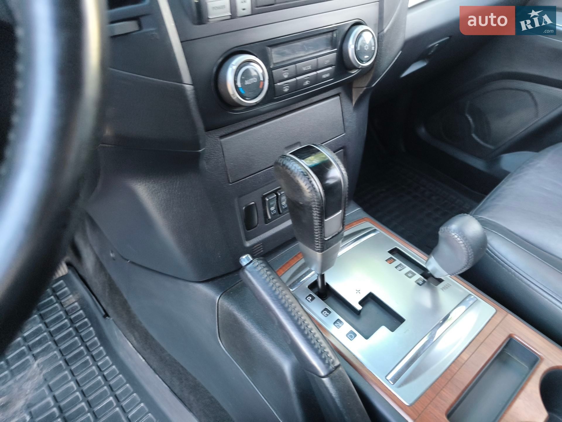 Mitsubishi Pajero Wagon 2007 VIN JMYLRV93W8J000696 фото оголошення 12 з 38