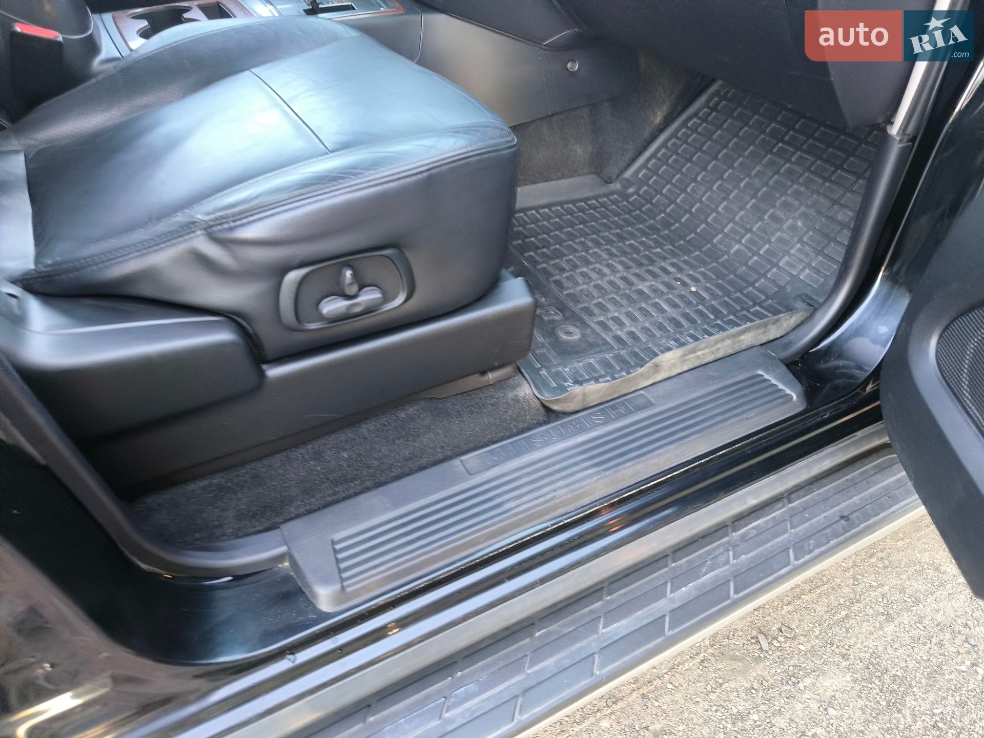 Mitsubishi Pajero Wagon 2007 VIN JMYLRV93W8J000696 фото оголошення 31 з 38