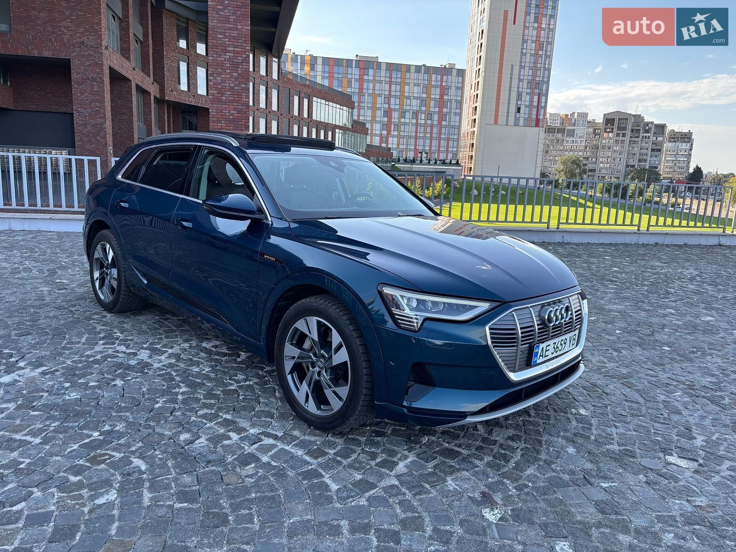 Audi e-tron 2019 VIN WAUZZZGE5LB016512 фото оголошення 111 з 130