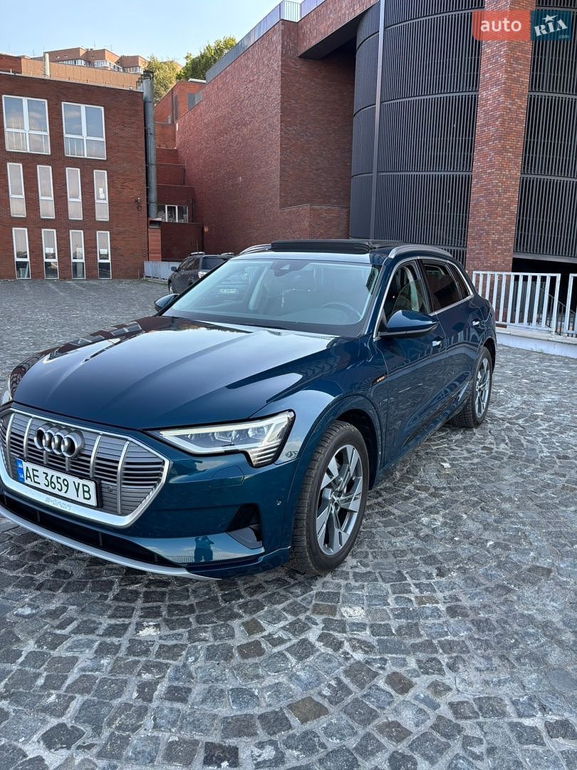 Audi e-tron 2019 VIN WAUZZZGE5LB016512 фото оголошення 116 з 130