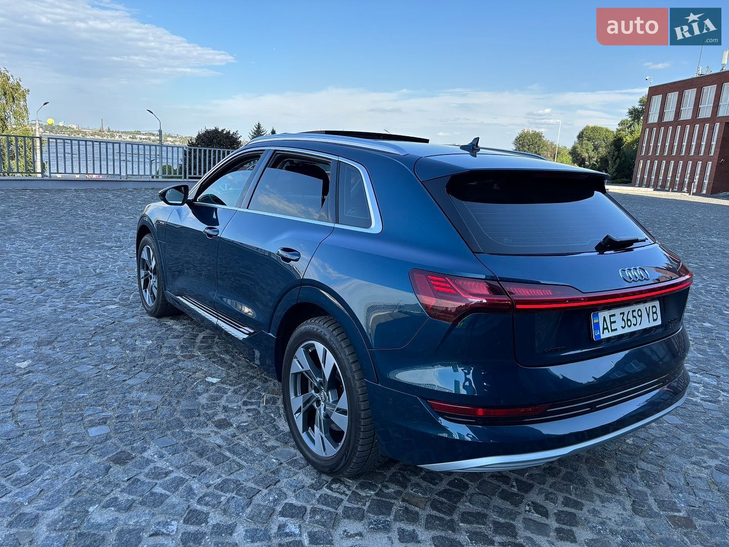 Audi e-tron 2019 VIN WAUZZZGE5LB016512 фото оголошення 114 з 130