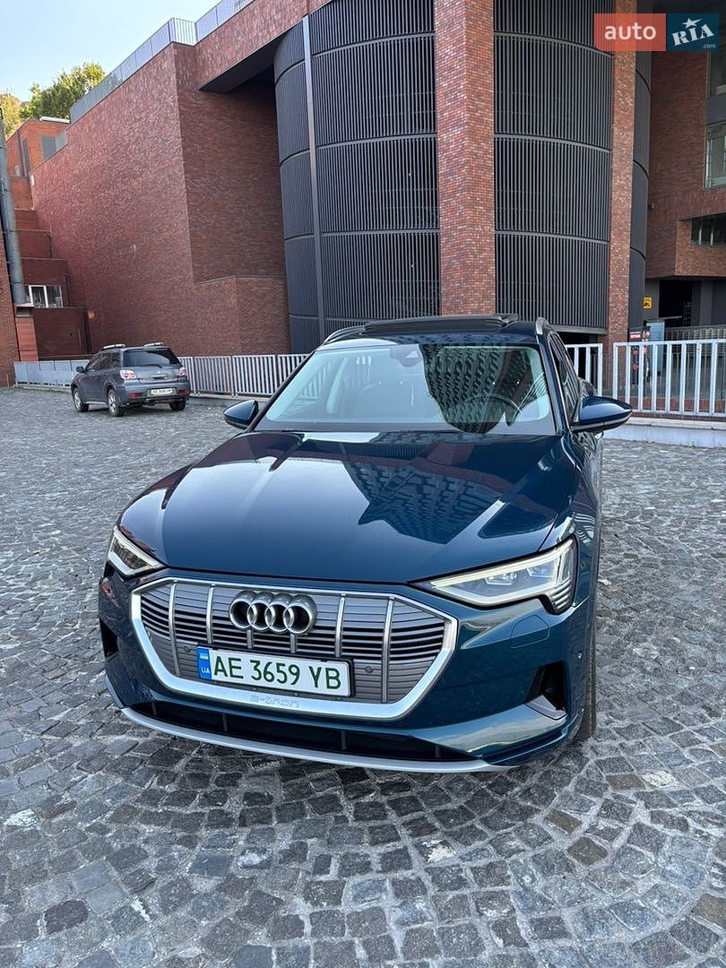 Audi e-tron 2019 VIN WAUZZZGE5LB016512 фото оголошення 118 з 130