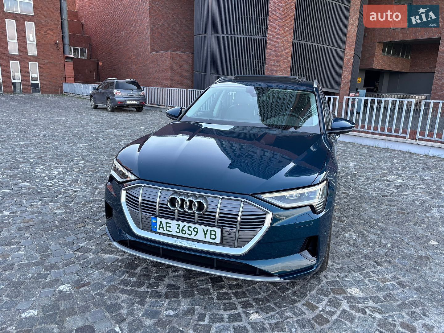 Audi e-tron 2019 VIN WAUZZZGE5LB016512 фото оголошення 119 з 130
