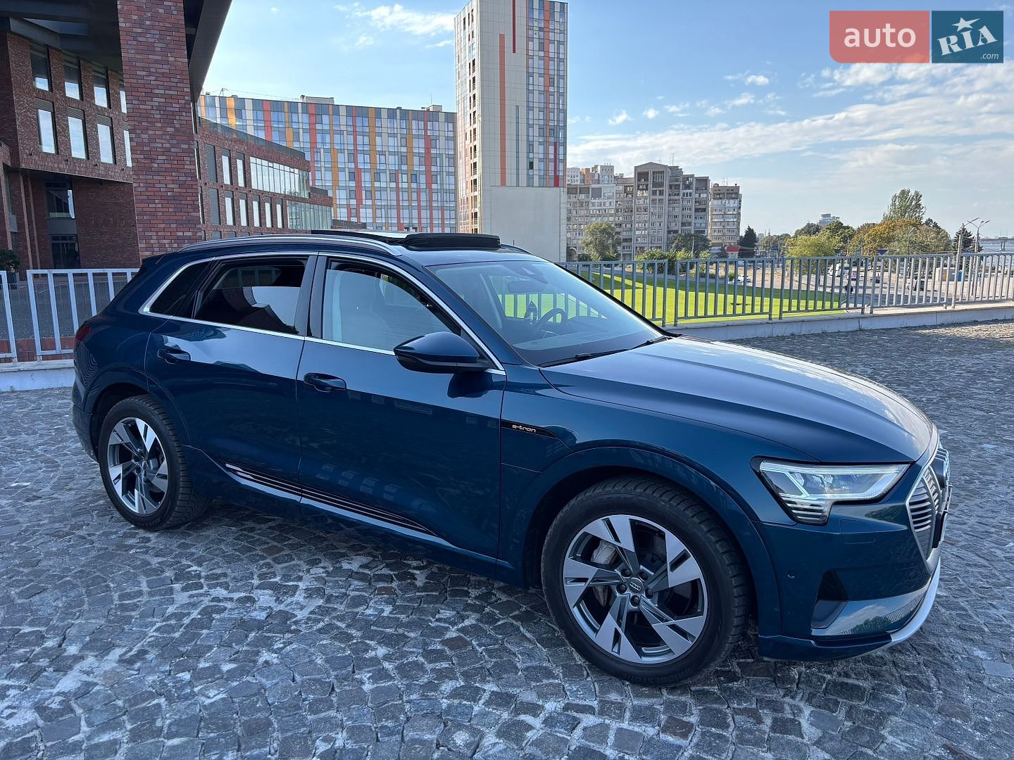 Audi e-tron 2019 VIN WAUZZZGE5LB016512 фото оголошення 120 з 130