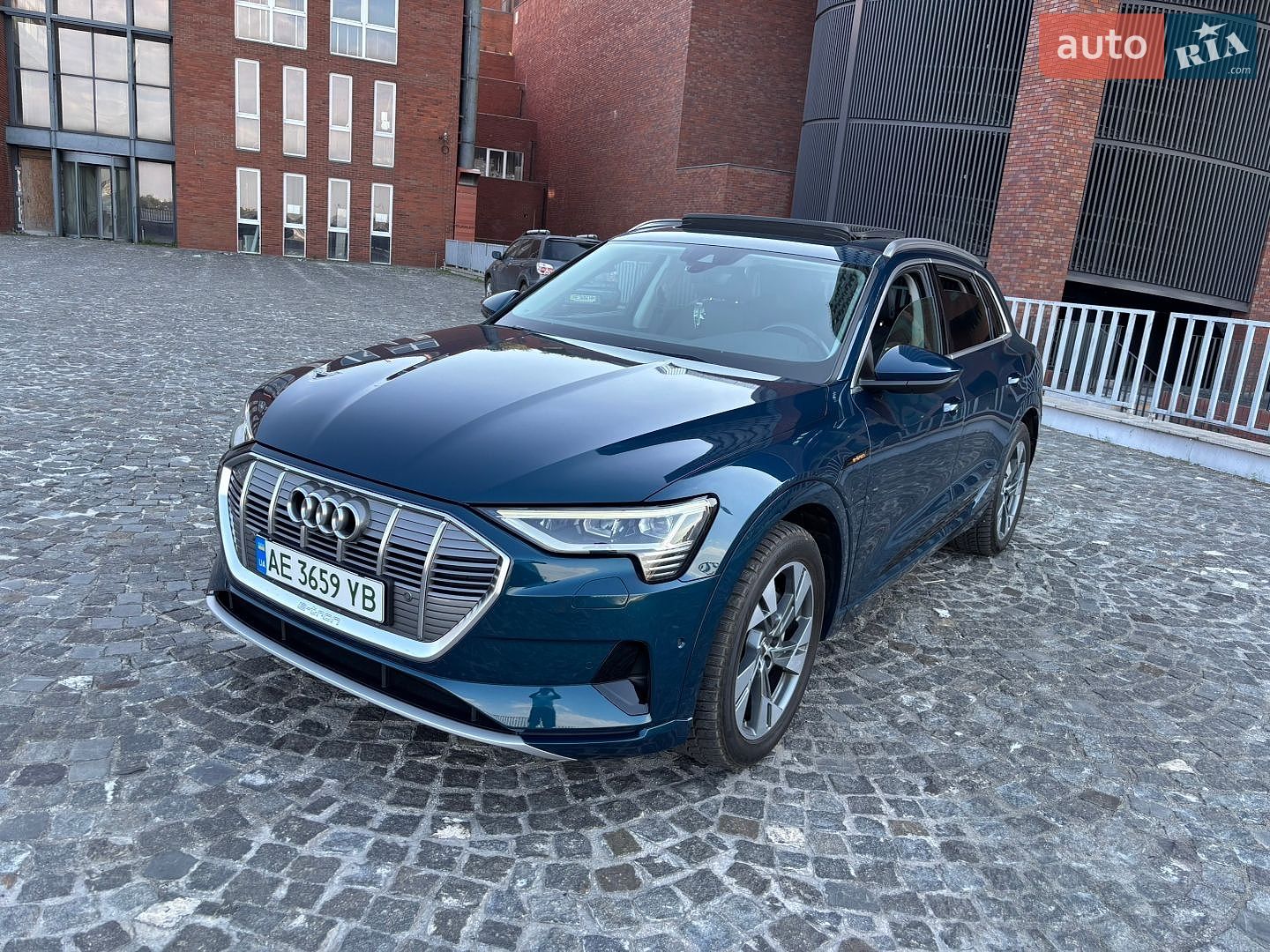 Audi e-tron 2019 VIN WAUZZZGE5LB016512 фото оголошення 117 з 130