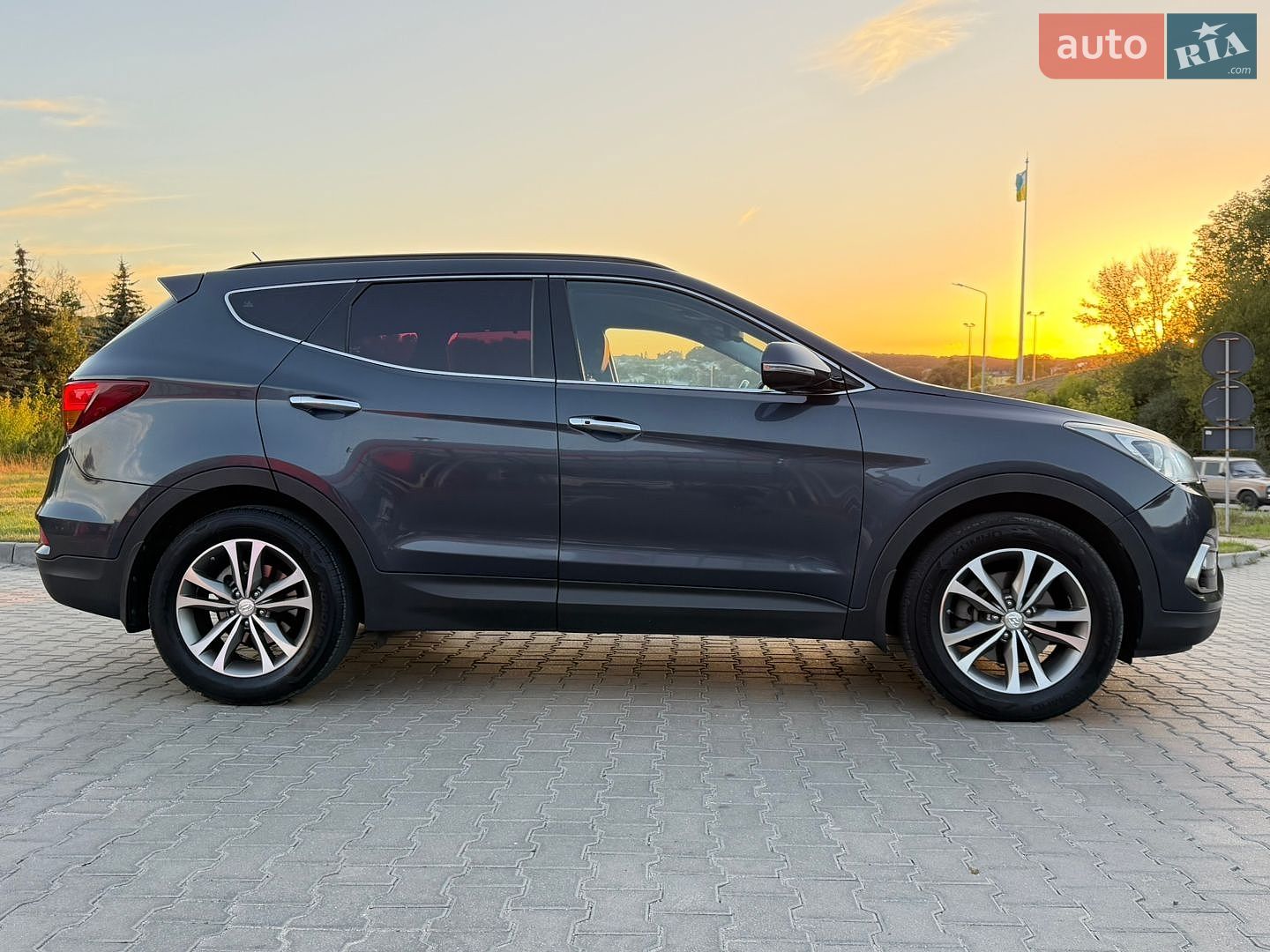 Hyundai Santa FE 2016 VIN KMHSW81UBGU629726 фото оголошення 9 з 32