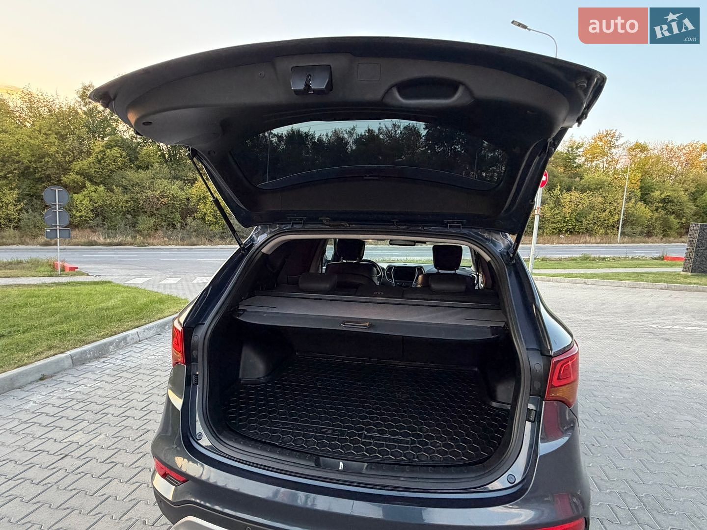 Hyundai Santa FE 2016 VIN KMHSW81UBGU629726 фото оголошення 21 з 32