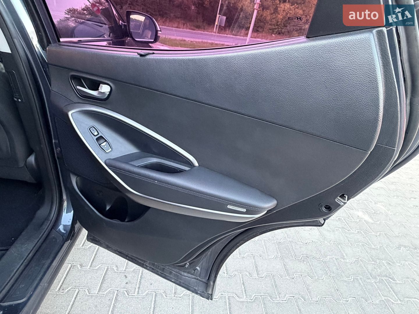 Hyundai Santa FE 2016 VIN KMHSW81UBGU629726 фото оголошення 25 з 32