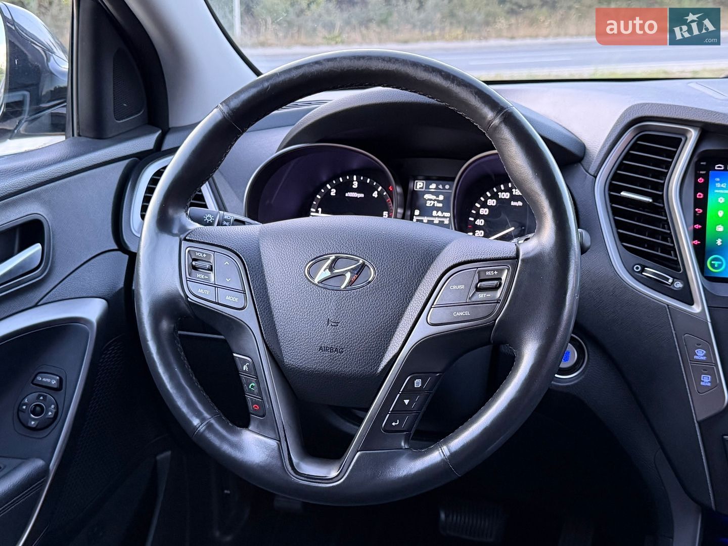 Hyundai Santa FE 2016 VIN KMHSW81UBGU629726 фото оголошення 3 з 32