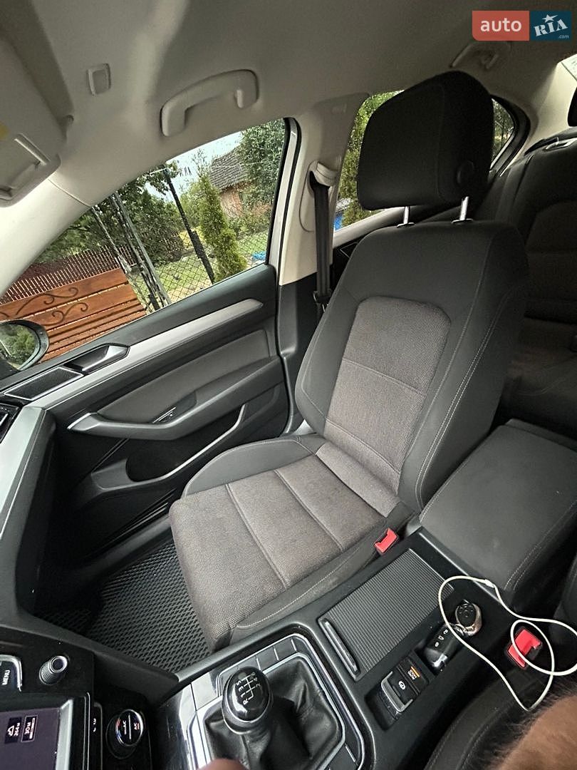 Volkswagen Passat 2015 VIN WVWZZZ3CZGE024869 фото оголошення 48 з 68