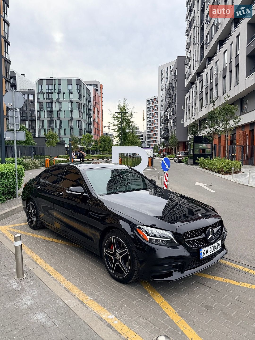 Mercedes-Benz C-Class 2019 VIN 55SWF8EB0KU305549 фото оголошення 2 з 21