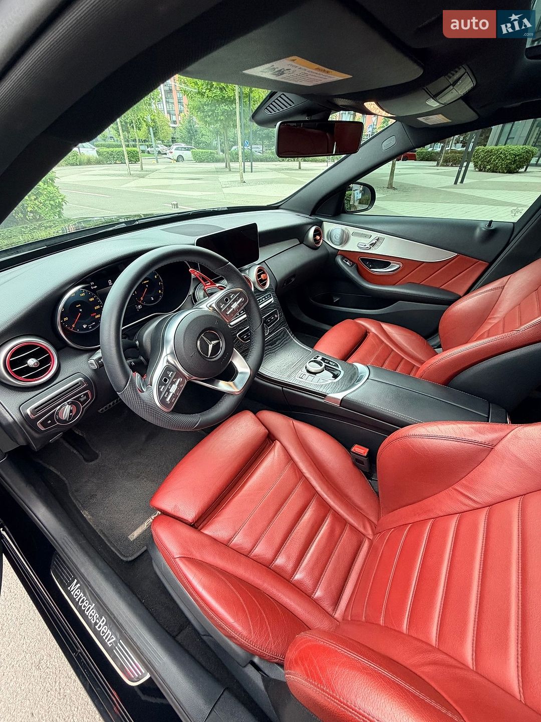 Mercedes-Benz C-Class 2019 VIN 55SWF8EB0KU305549 фото оголошення 9 з 21