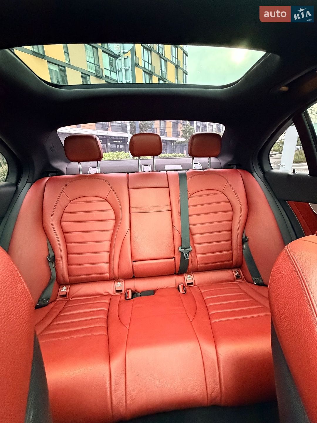 Mercedes-Benz C-Class 2019 VIN 55SWF8EB0KU305549 фото оголошення 12 з 21