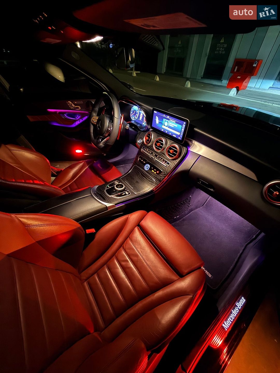 Mercedes-Benz C-Class 2019 VIN 55SWF8EB0KU305549 фото оголошення 17 з 21