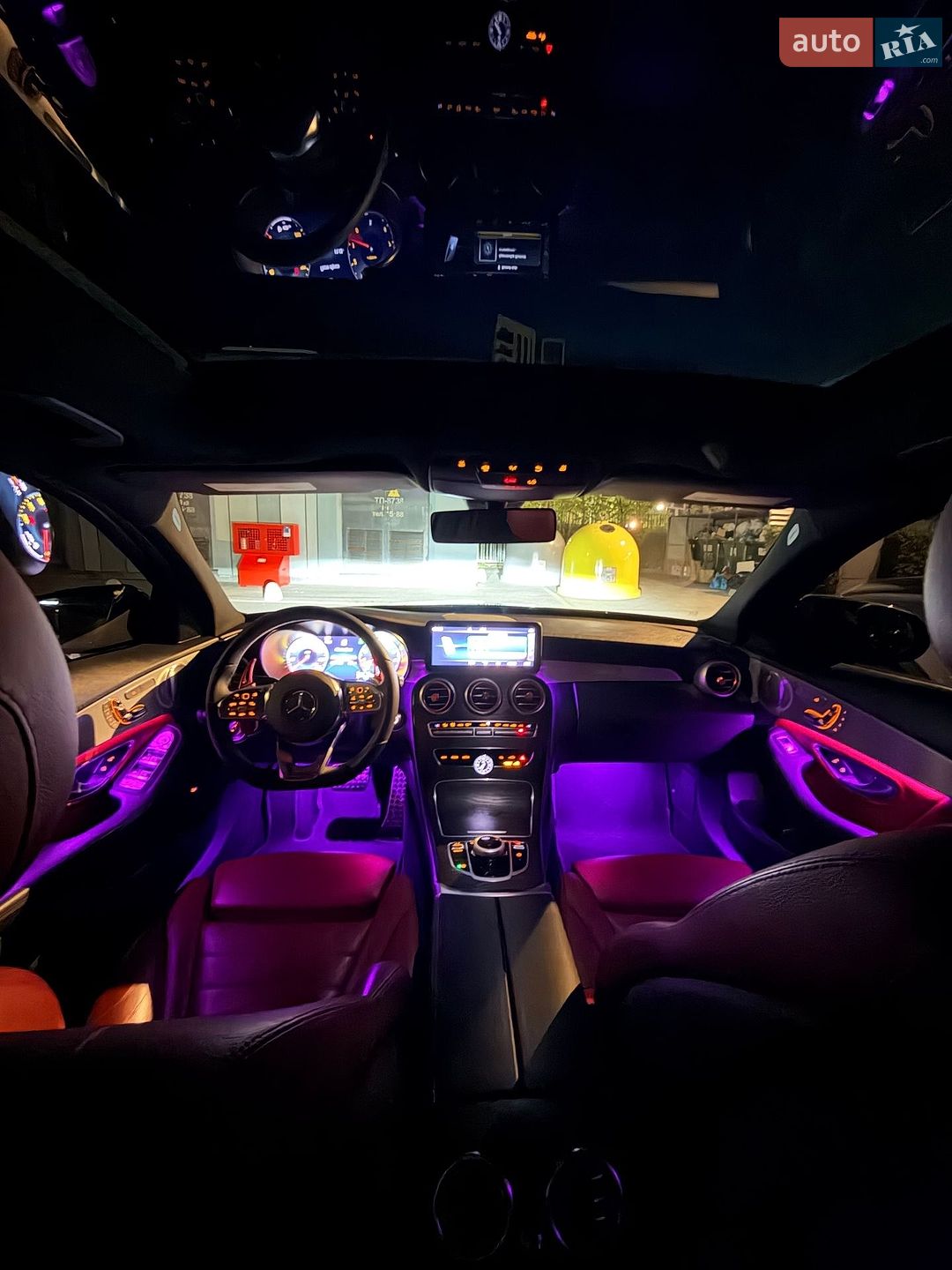 Mercedes-Benz C-Class 2019 VIN 55SWF8EB0KU305549 фото оголошення 18 з 21