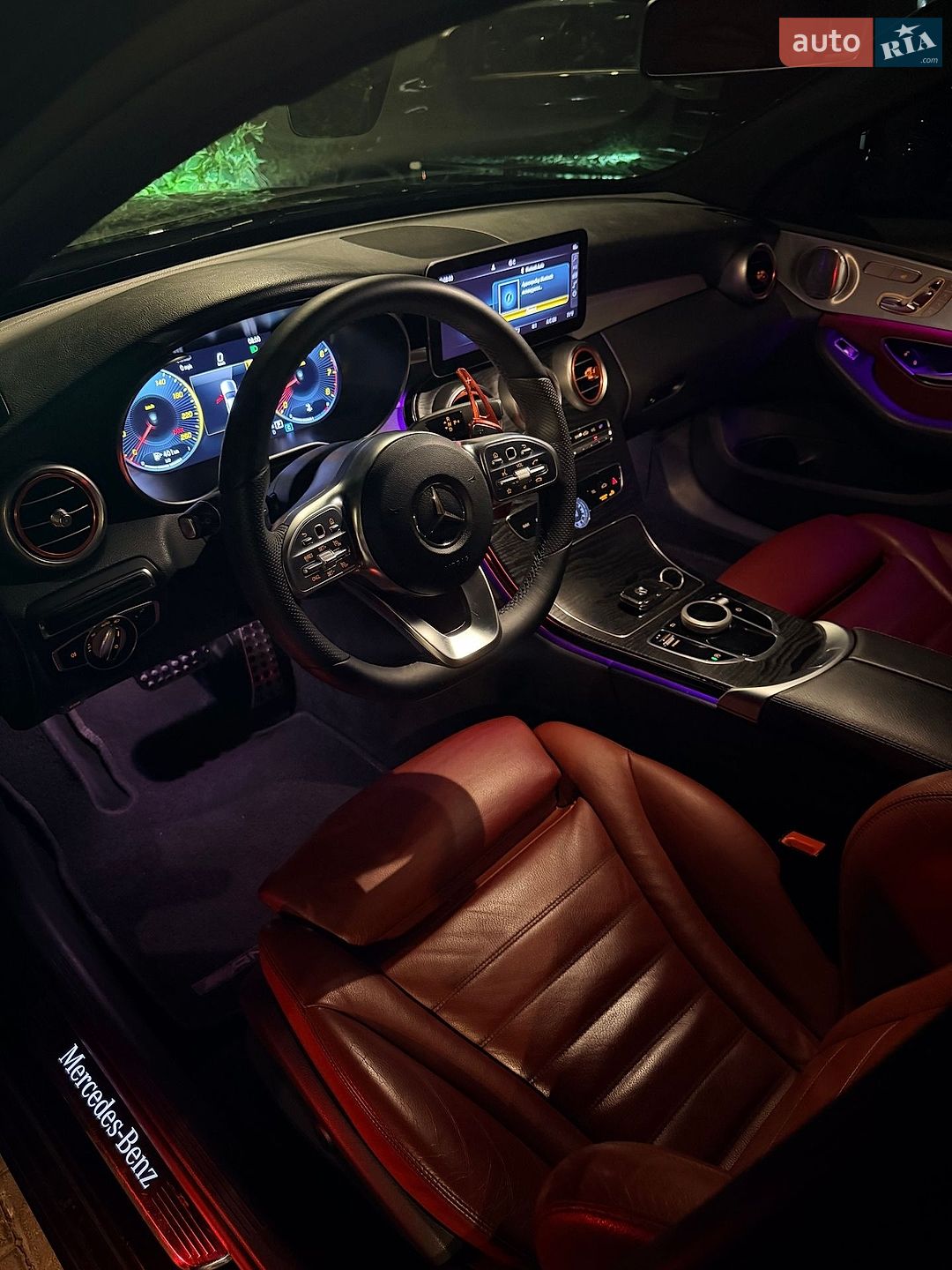 Mercedes-Benz C-Class 2019 VIN 55SWF8EB0KU305549 фото оголошення 19 з 21