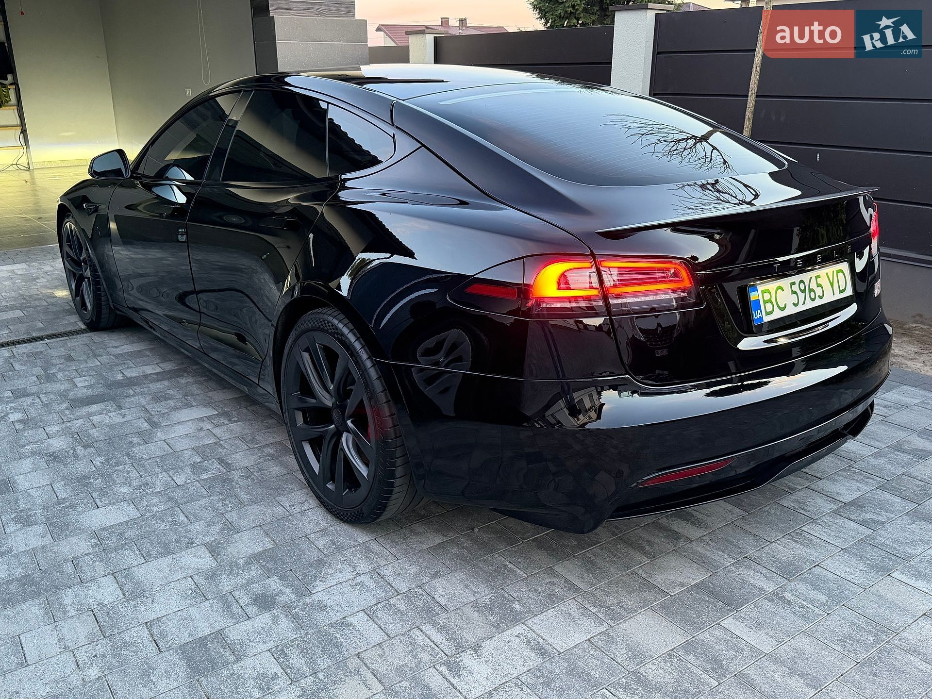 Tesla Model S 2023 VIN 5YJSA1E60PF516234 фото оголошення 40 з 43