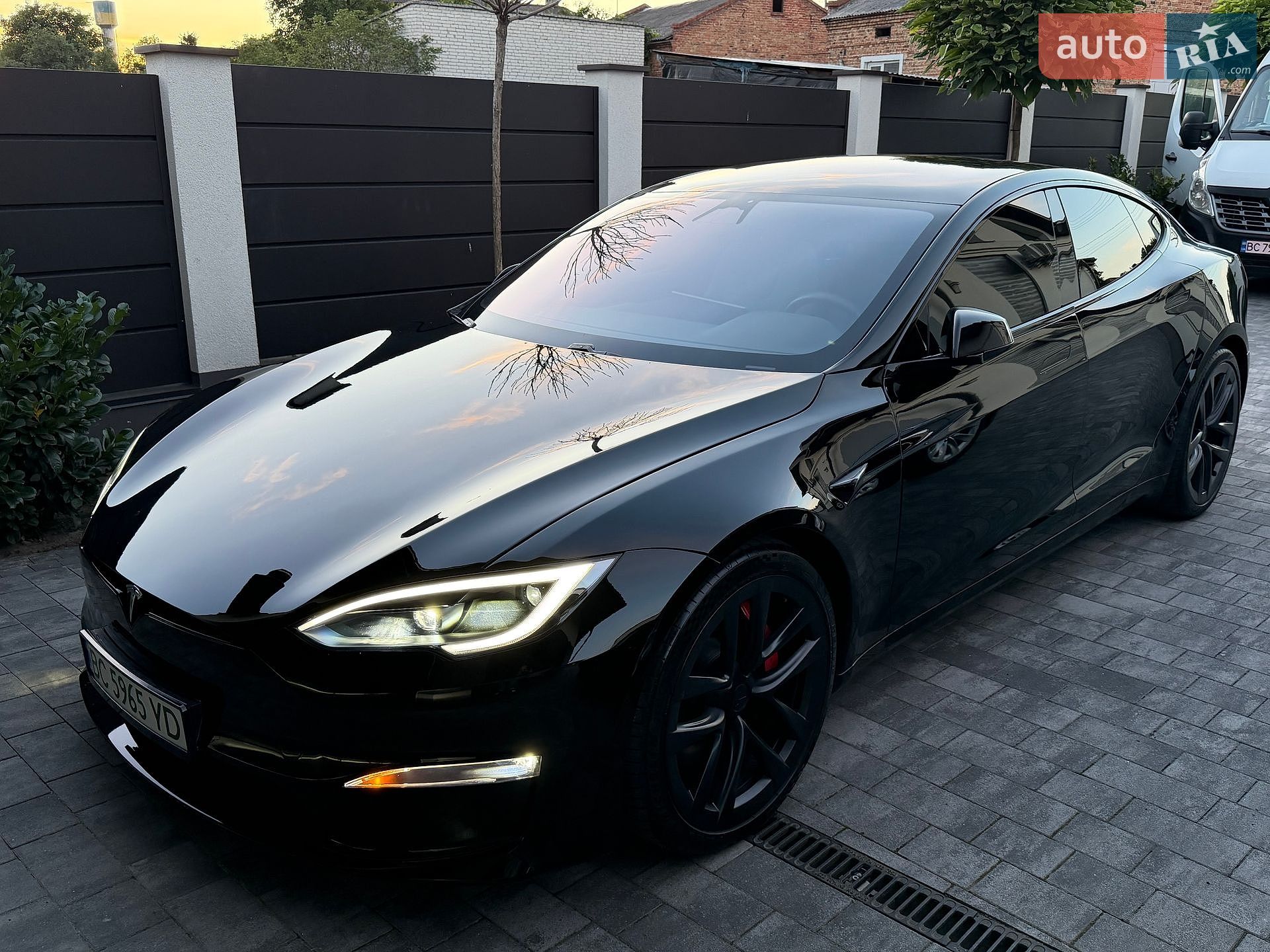 Tesla Model S 2023 VIN 5YJSA1E60PF516234 фото оголошення 42 з 43