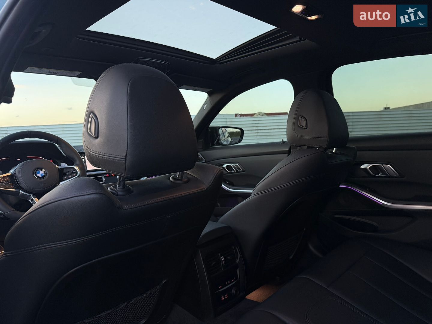 BMW 3 Series 2019 VIN WBA5R1C59KAK11443 фото оголошення 23 з 33