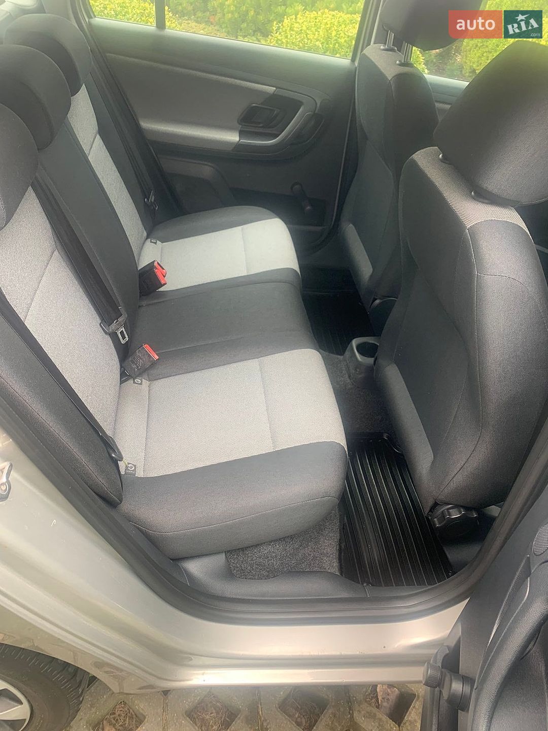 Skoda Fabia 2011 VIN TMBJC25J5C3082173 фото оголошення 3 з 10