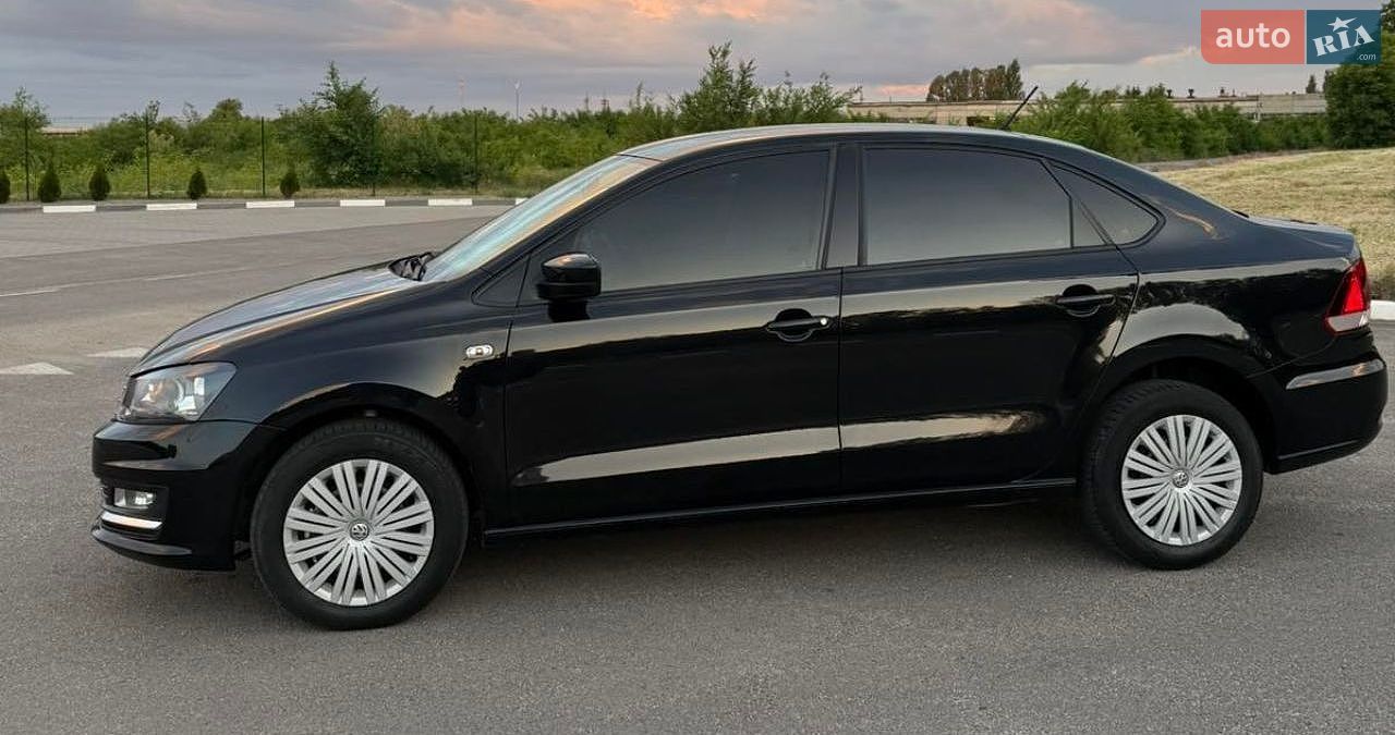 Volkswagen Polo 2017 VIN XW8ZZZ61ZJG004678 фото оголошення 4 з 13