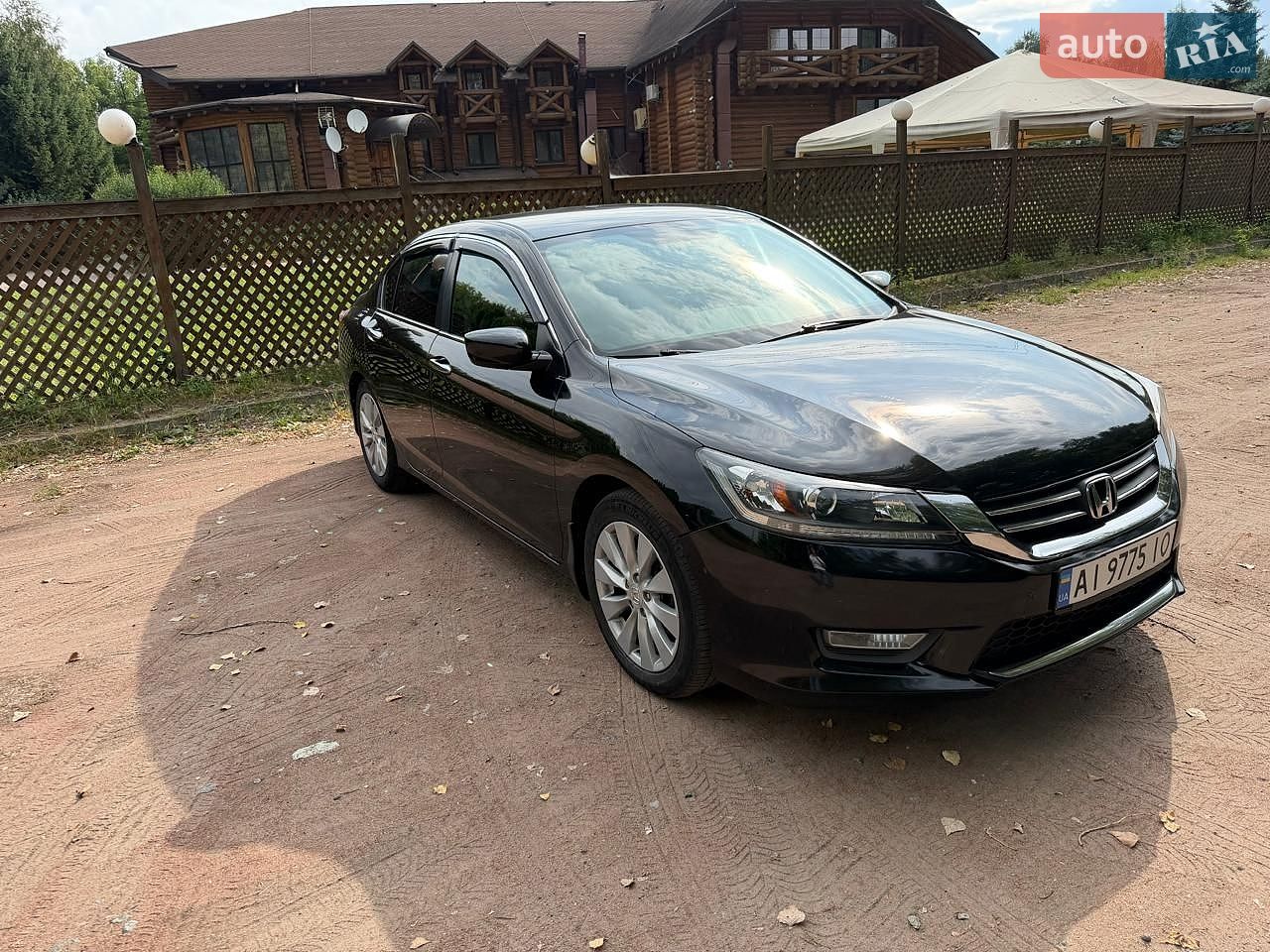 Honda Accord 2015 VIN 1HGCR2F32FA193854 фото оголошення 3 з 13
