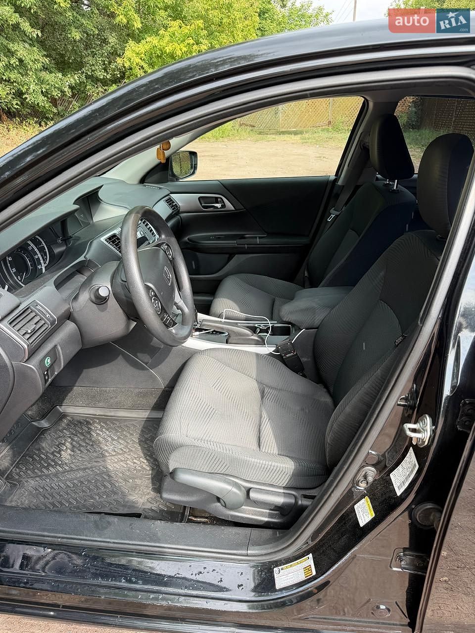Honda Accord 2015 VIN 1HGCR2F32FA193854 фото оголошення 9 з 13