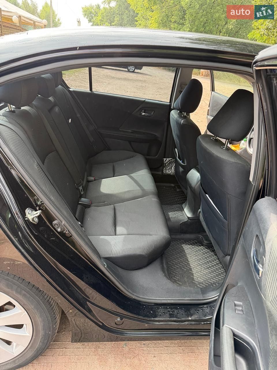 Honda Accord 2015 VIN 1HGCR2F32FA193854 фото оголошення 10 з 13