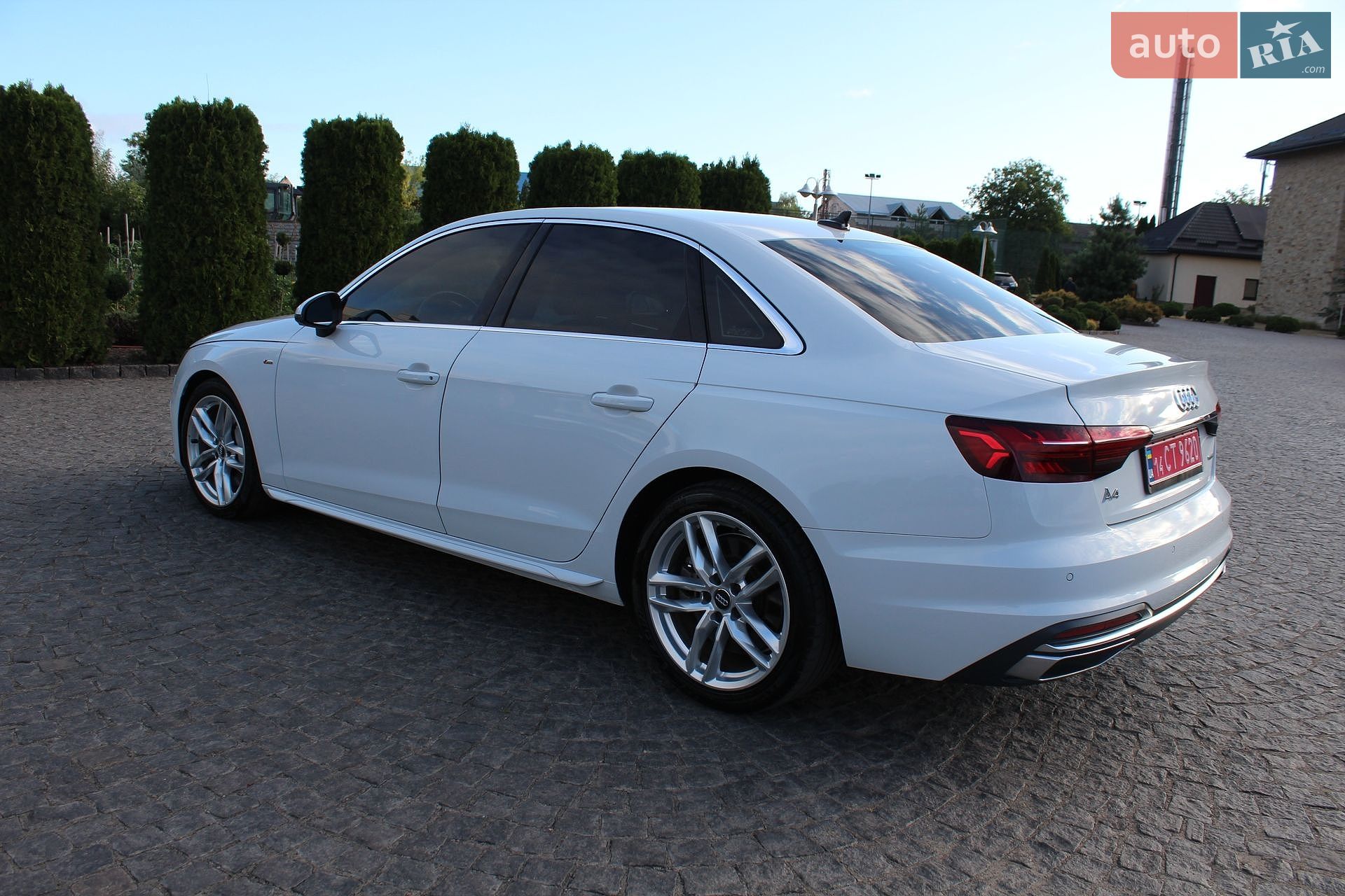Audi A4 2021 VIN WAUEAAF49MN006212 фото оголошення 12 з 44