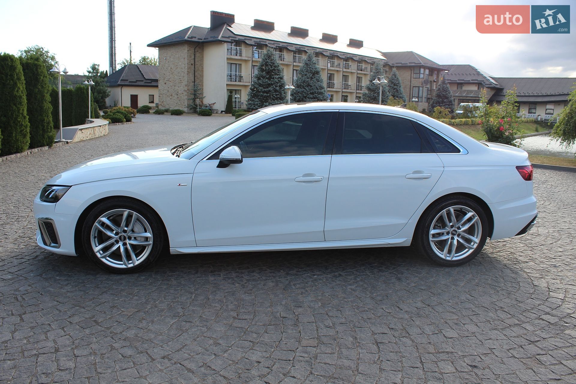Audi A4 2021 VIN WAUEAAF49MN006212 фото оголошення 15 з 44