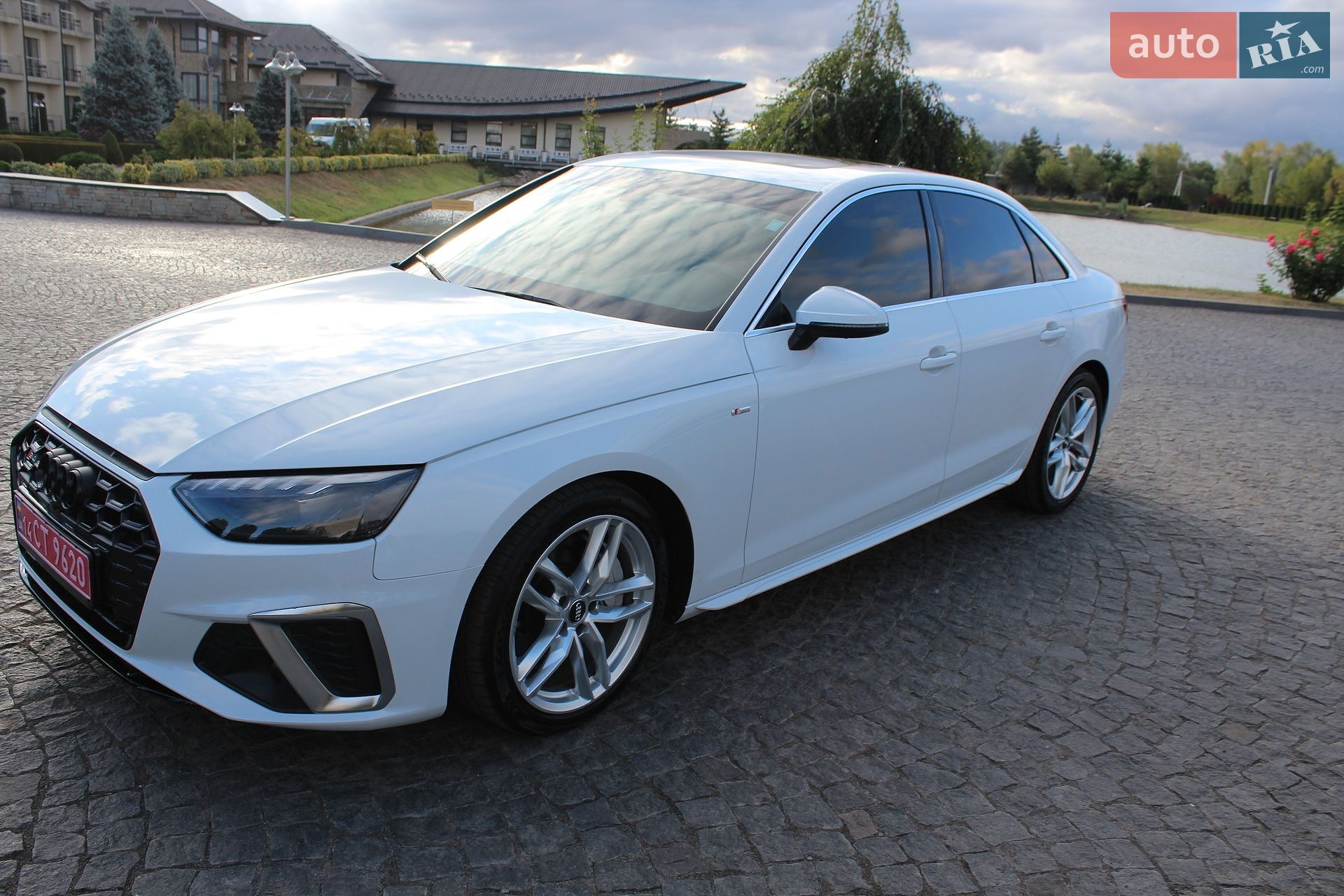 Audi A4 2021 VIN WAUEAAF49MN006212 фото оголошення 16 з 44