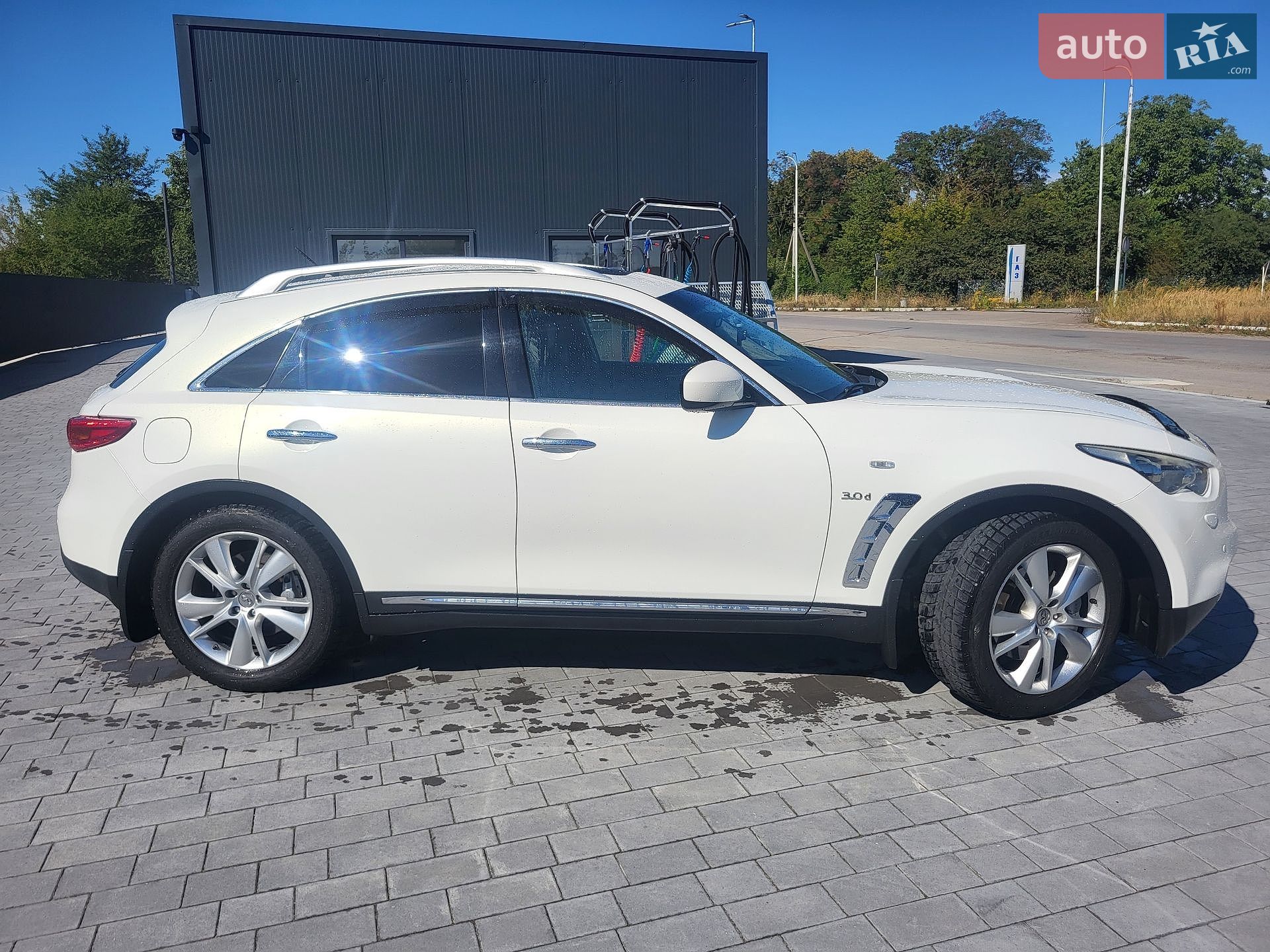 Infiniti QX70 2015 VIN JN1TDNS51U0571779 фото оголошення 5 з 13