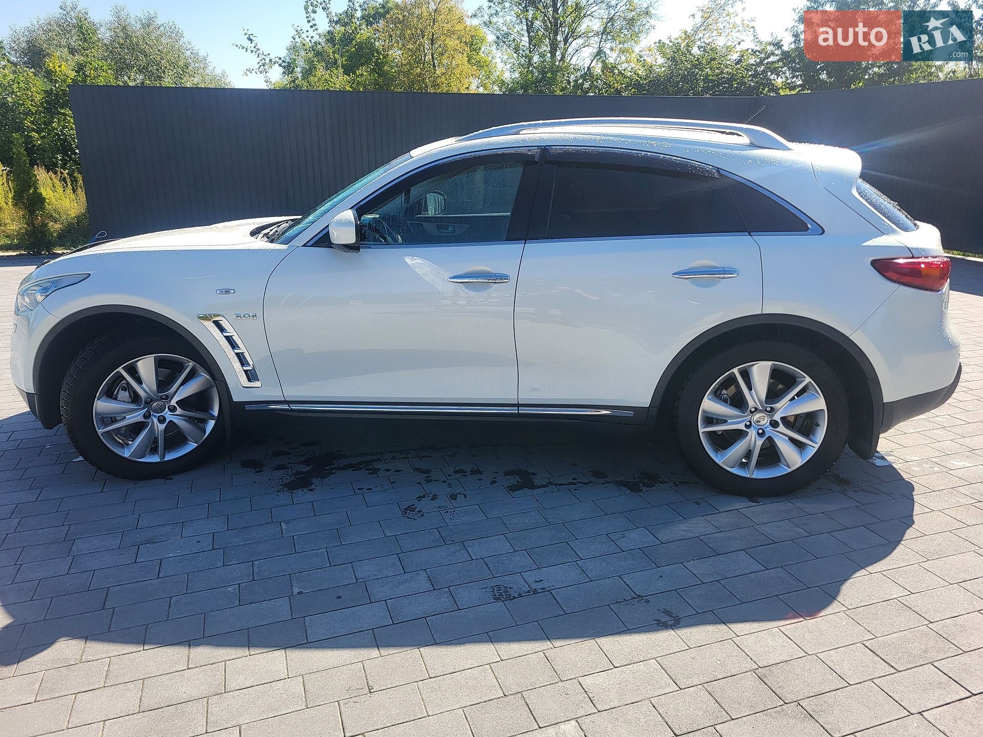 Infiniti QX70 2015 VIN JN1TDNS51U0571779 фото оголошення 6 з 13