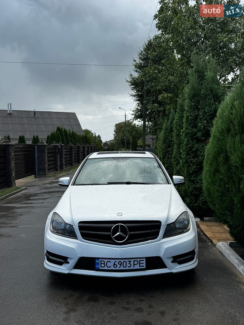 Mercedes-Benz C-Class 2012 VIN WDDGF4HB3DF972730 фото оголошення 22 з 47