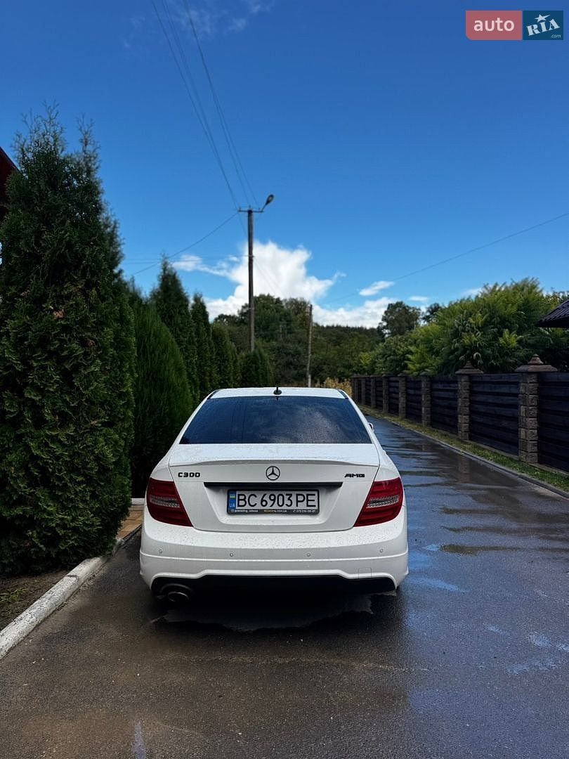 Mercedes-Benz C-Class 2012 VIN WDDGF4HB3DF972730 фото оголошення 24 з 47