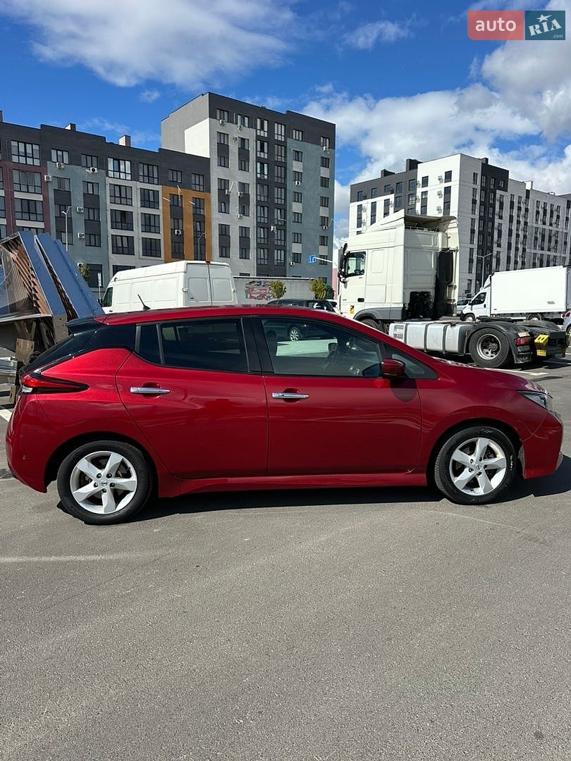 Nissan Leaf 2018 VIN SJNFAAZE1U0025379 фото оголошення 4 з 16