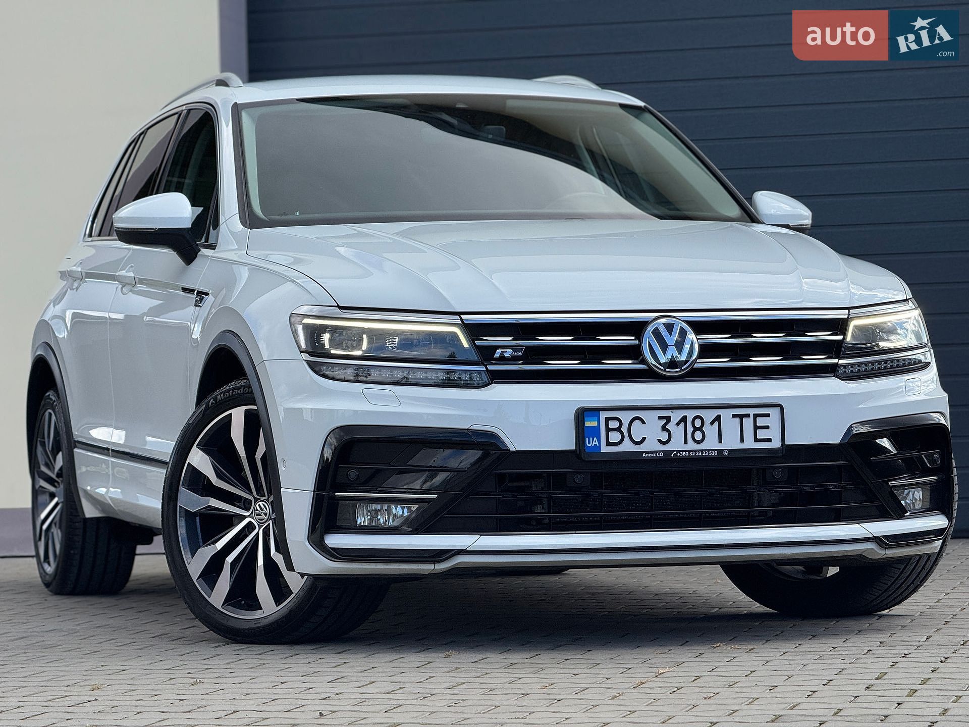 Volkswagen Tiguan 2019 VIN WVGZZZ5NZLW814441 фото оголошення 2 з 98