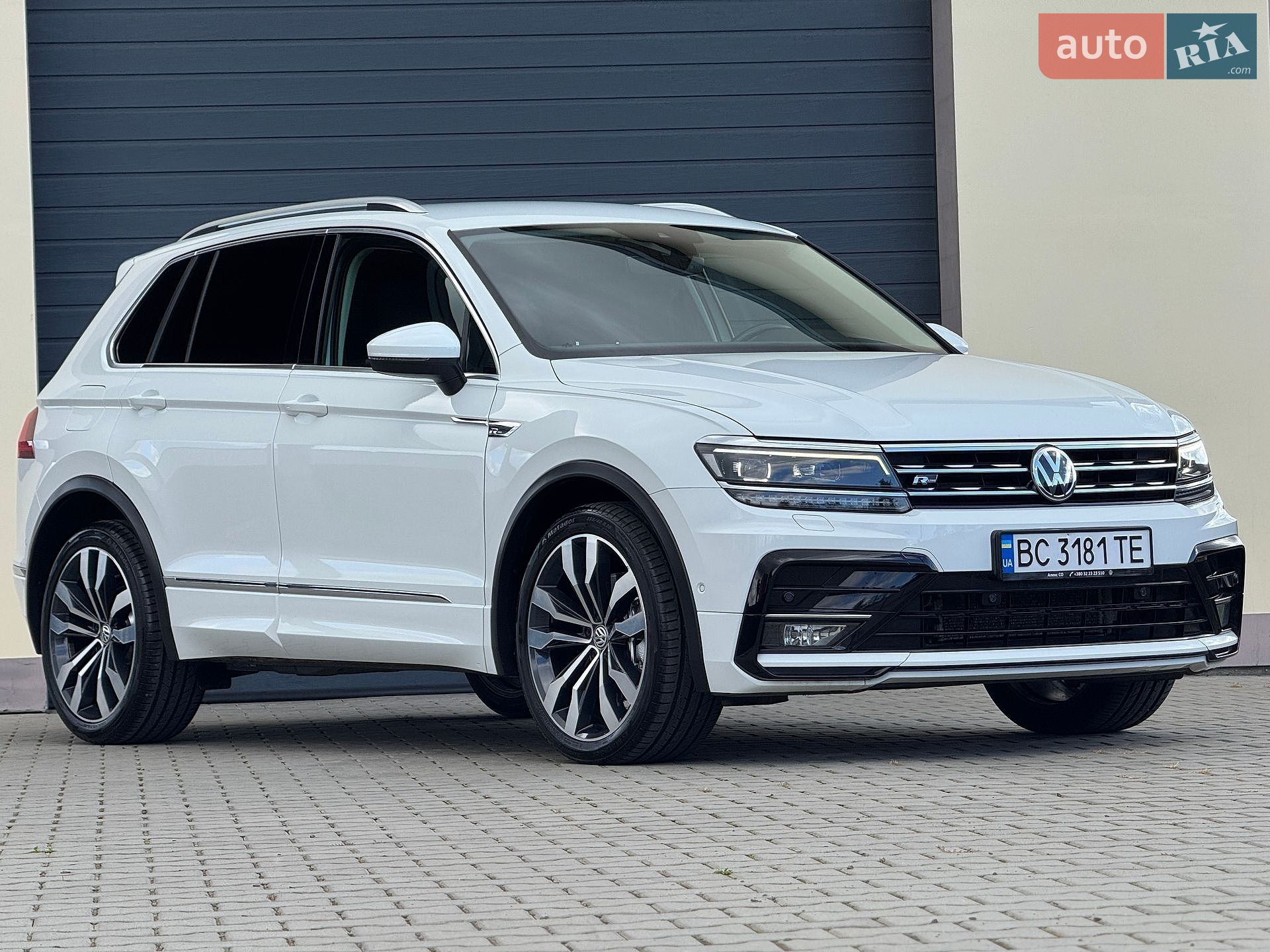 Volkswagen Tiguan 2019 VIN WVGZZZ5NZLW814441 фото оголошення 14 з 131