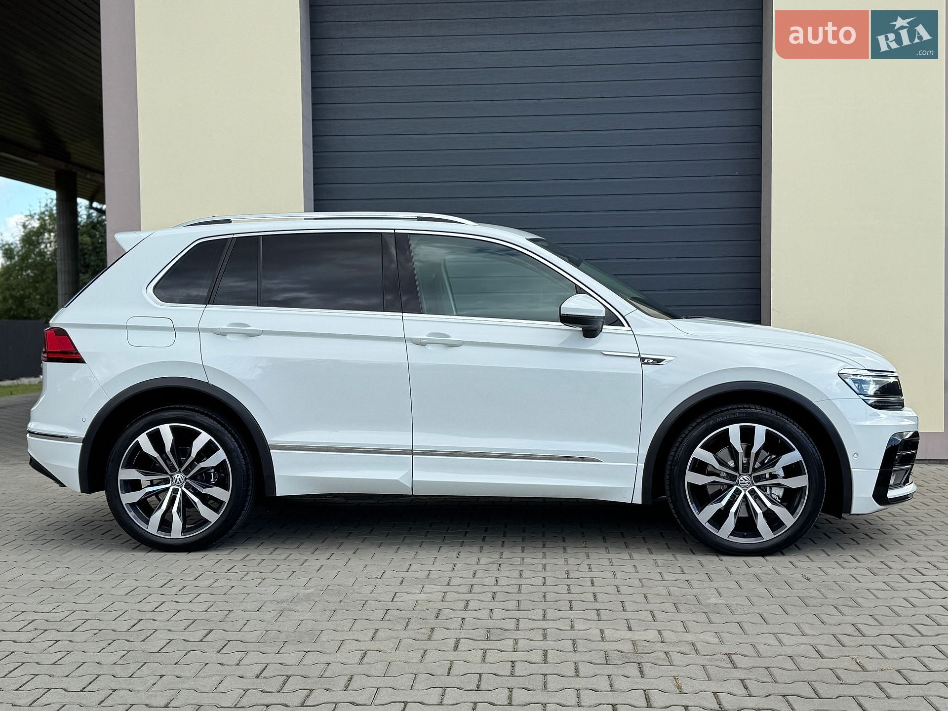 Volkswagen Tiguan 2019 VIN WVGZZZ5NZLW814441 фото оголошення 12 з 98