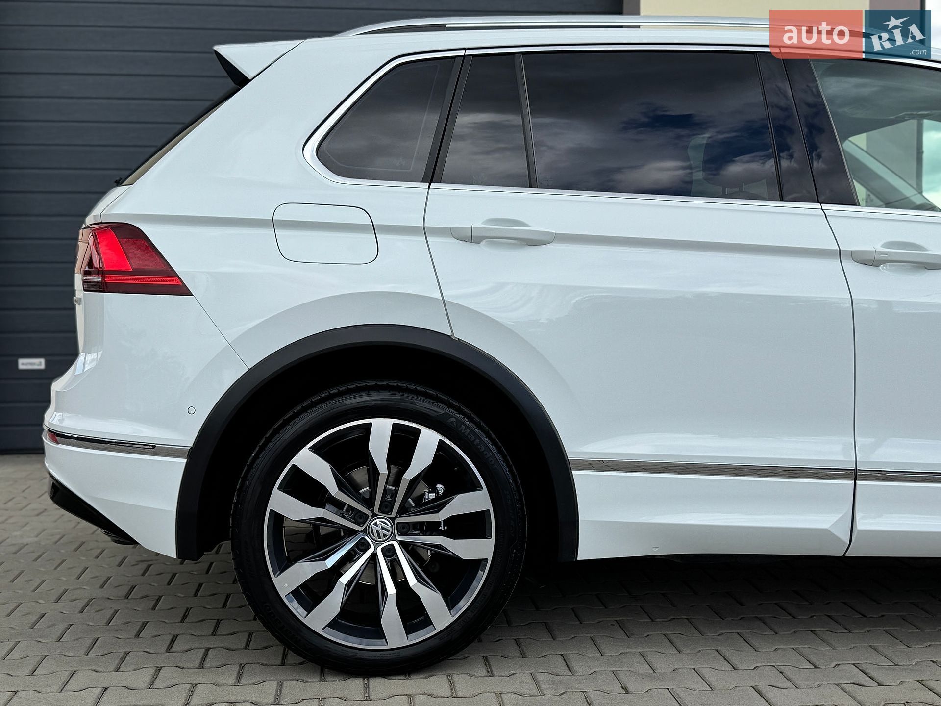 Volkswagen Tiguan 2019 VIN WVGZZZ5NZLW814441 фото оголошення 48 з 101