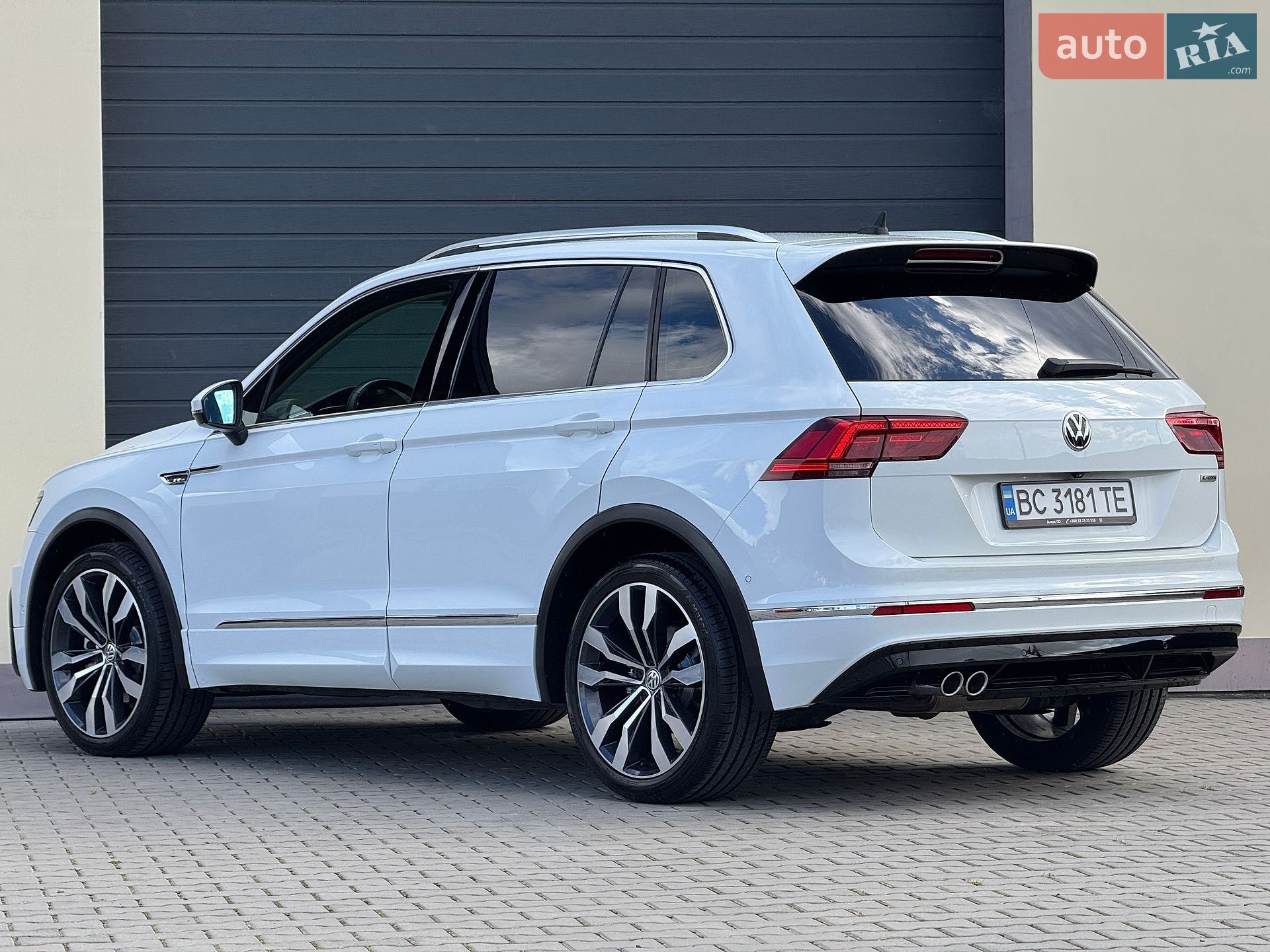 Volkswagen Tiguan 2019 VIN WVGZZZ5NZLW814441 фото оголошення 32 з 98