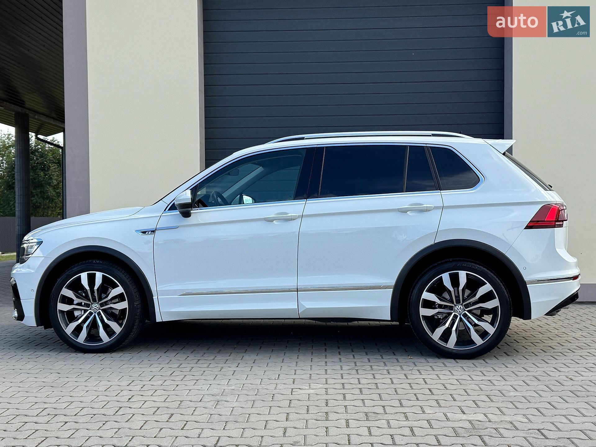 Volkswagen Tiguan 2019 VIN WVGZZZ5NZLW814441 фото оголошення 33 з 98