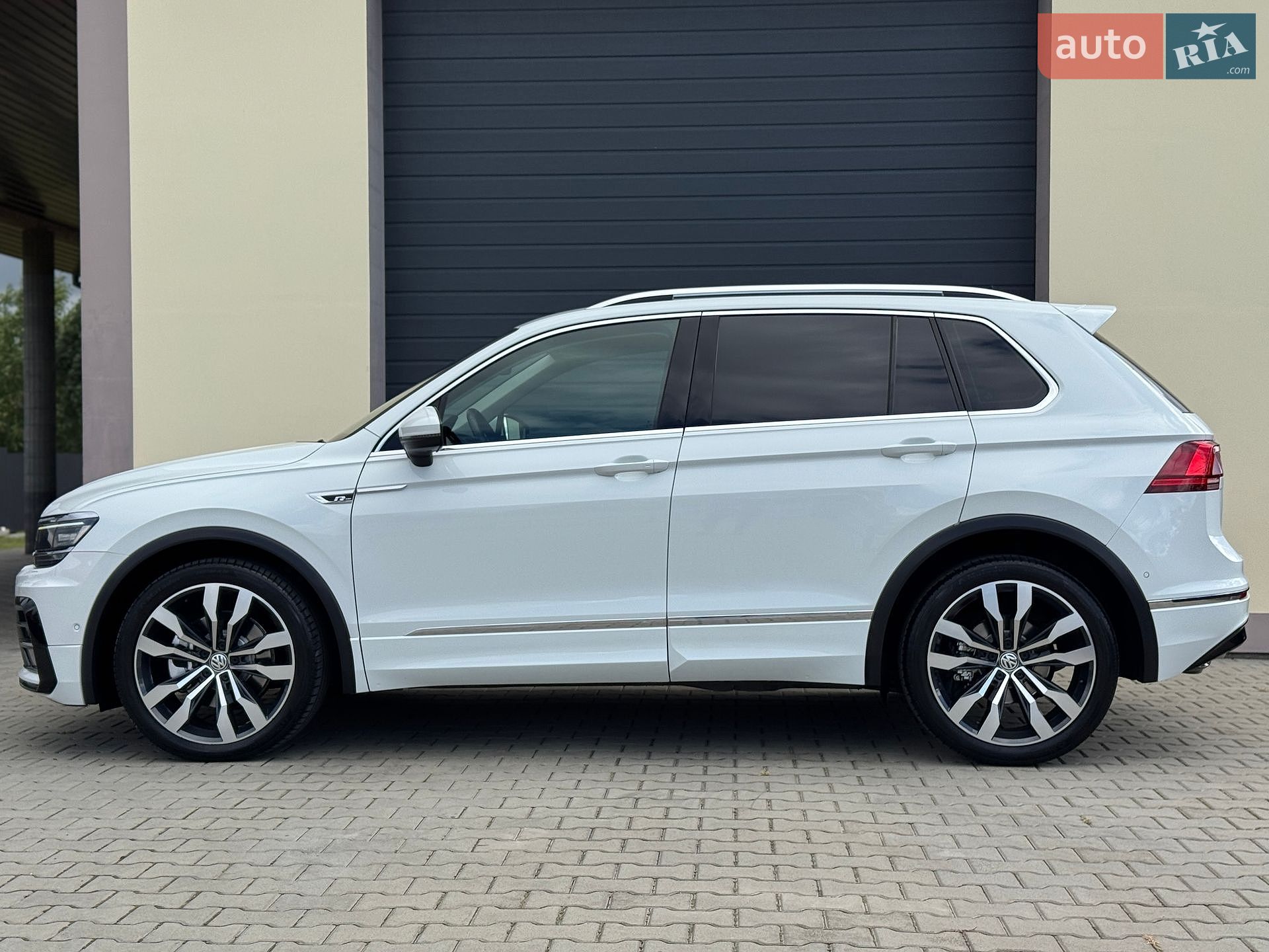 Volkswagen Tiguan 2019 VIN WVGZZZ5NZLW814441 фото оголошення 26 з 101